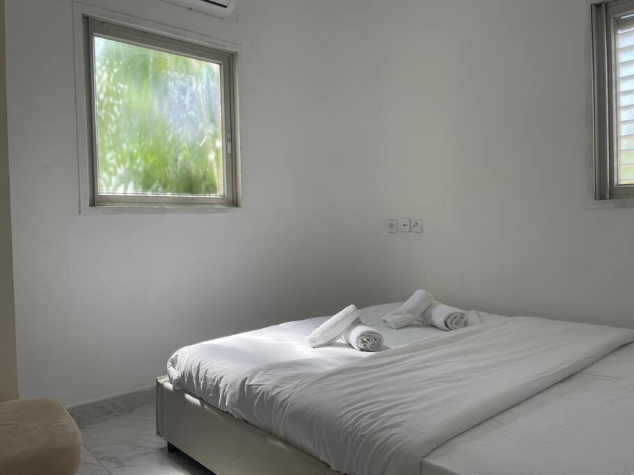 Urban Oasis- 3 - Prime - Private Parking - By Bookiz * Tel Aviv