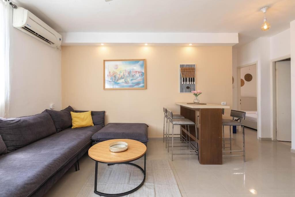 Urban Oasis- 3 - Prime - Private Parking - By Bookiz Apartment Tel Aviv