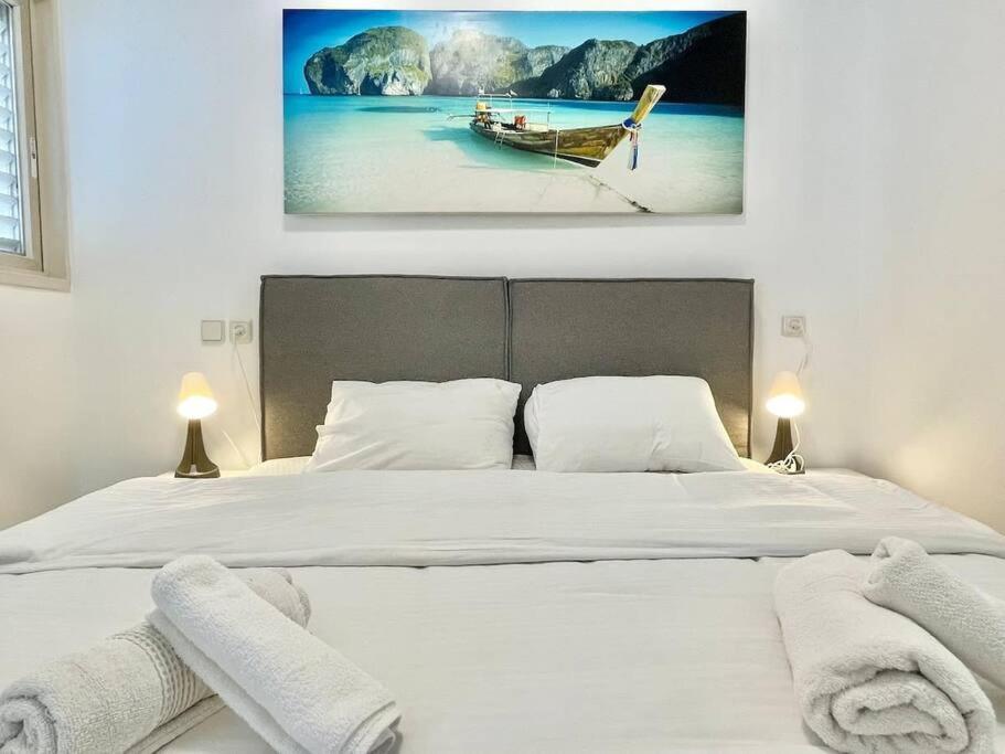 Apartment Urban Oasis- 3 - Prime - Private Parking - By Bookiz Tel Aviv