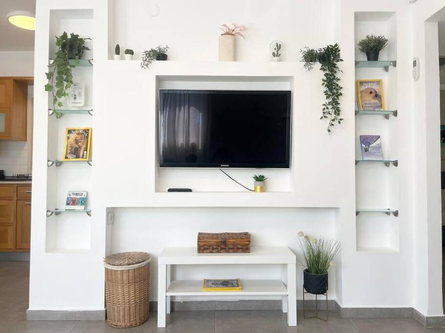 Urban Oasis- 3 - Prime - Private Parking - By Bookiz Apartment