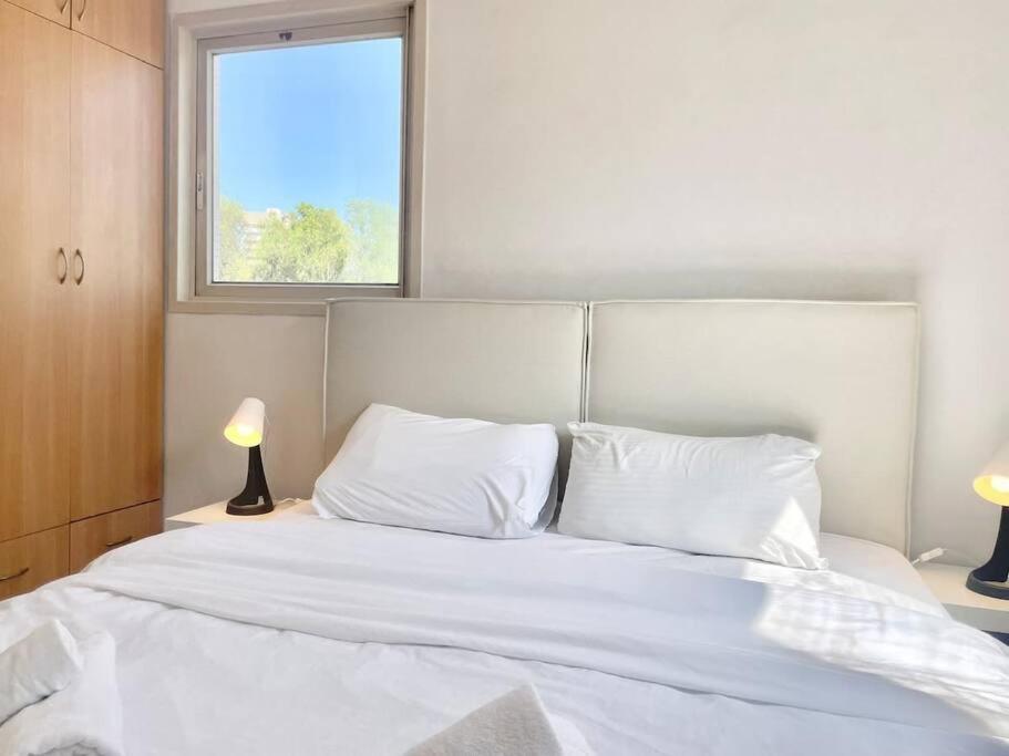 Urban Oasis- 3 - Prime - Private Parking - By Bookiz * Tel Aviv